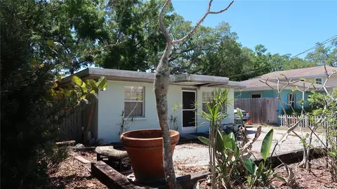 2250 Wood St, Sarasota, FL 34237