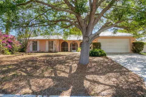 2203 River Ridge Dr, Sarasota, FL 34239