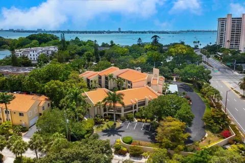 800 Hudson Ave #303, Sarasota, FL 34236