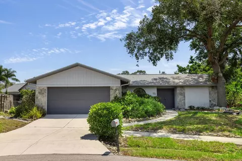 2471 E Scarlet Oak Ct, Sarasota, FL 34232