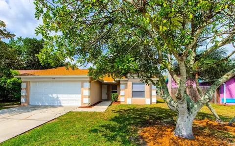 704 45th St E, Bradenton, FL 34208