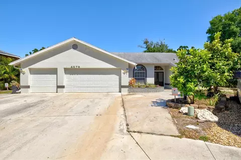 4579 Topaz Ct, Sarasota, FL 34233