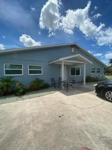 880 E Baffin Dr, Venice, FL 34293