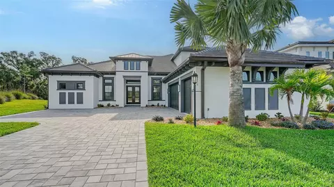 9010 Luna Ln, Sarasota, FL 34241