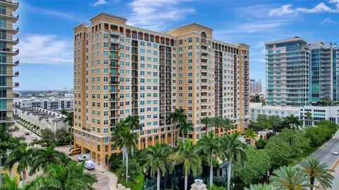750 N Tamiami Trl #304, Sarasota, FL 34236