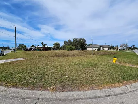 101 Palmetto Cir NE, Port Charlotte, FL 33952