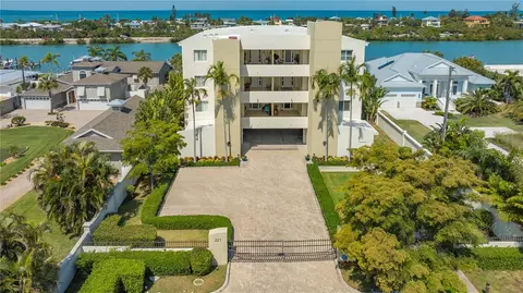 221 Bayshore Rd #102, Nokomis, FL 34275