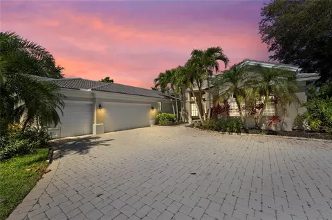 491 E Macewen Dr, Osprey, FL 34229