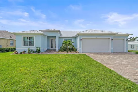 831 E 5th St, Englewood, FL 34223