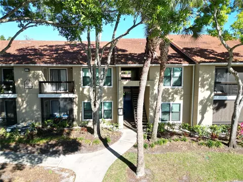 4024 Crockers Lake Blvd #26, Sarasota, FL 34238