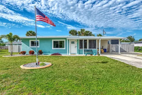 888 E 3rd St, Englewood, FL 34223