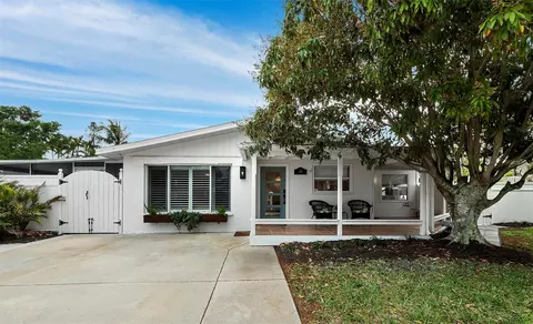 680 Fox St, Longboat Key, FL 34228