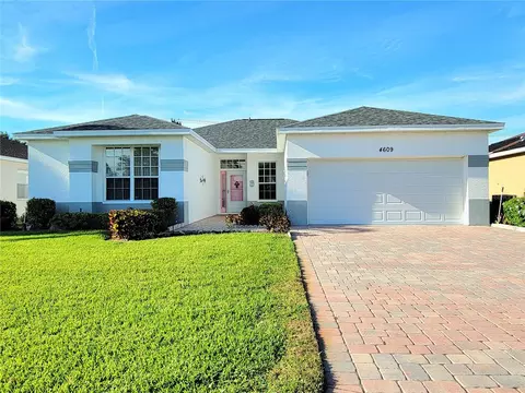 4609 50th Ave W, Bradenton, FL 34210