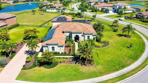4910 Vasca Dr, Sarasota, FL 34240