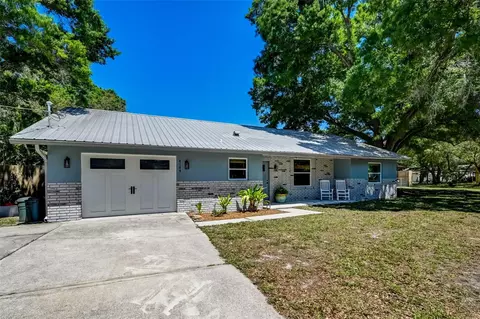 6109 E 45th Ave Dr E, Bradenton, FL 34203