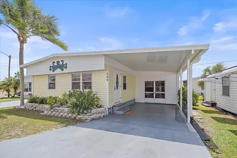 289 Nassau Dr, Palmetto, FL 34221