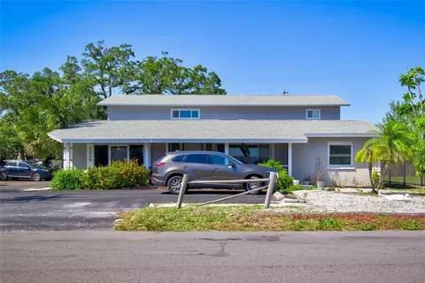 1215 69th Ave W, Bradenton, FL 34207