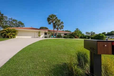 2619 Bigelow Dr, Sarasota, FL 34239