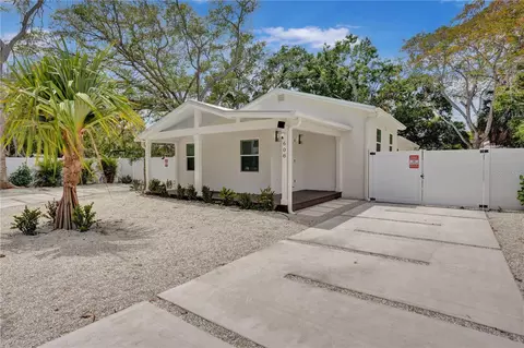 608 37th St W, Bradenton, FL 34205