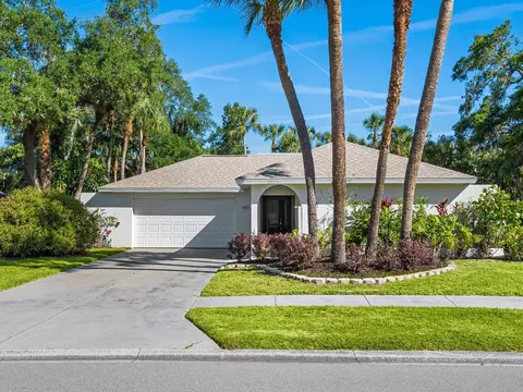 6515 Waterford Cir, Sarasota, FL 34238