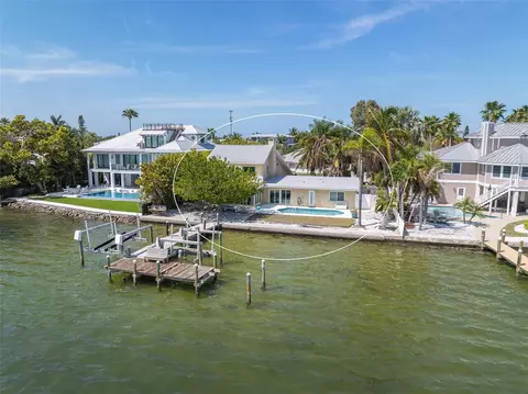 525 56th St, Holmes Beach, FL 34217