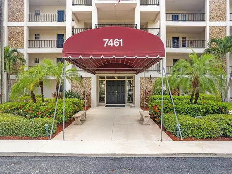 7461 W Country Club Dr N #306, Sarasota, FL 34243
