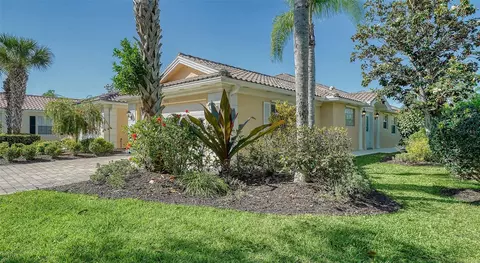 7632 Camminare Dr, Sarasota, FL 34238