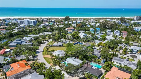 49 Island Cir, Sarasota, FL 34242