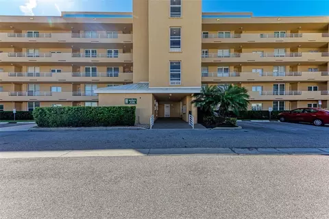 3750 Pinebrook Cir #301, Bradenton, FL 34209