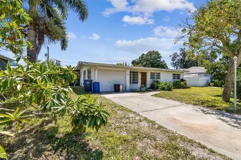 335 51st St W, Palmetto, FL 34221