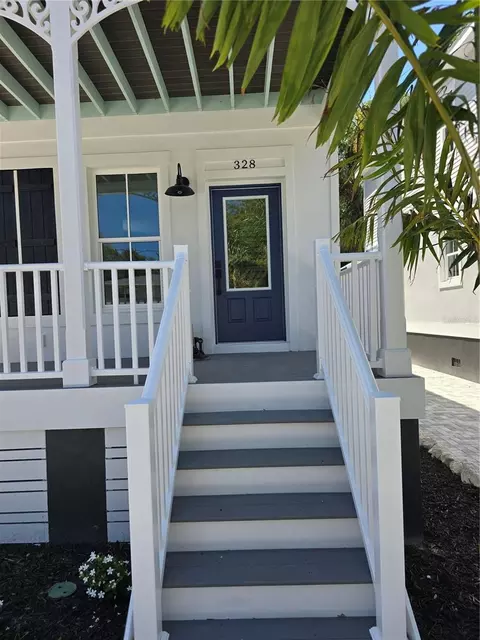 328 6th St E, Bradenton, FL 34208