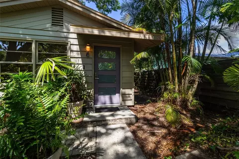 1320 Rhodes Ave, Sarasota, FL 34239