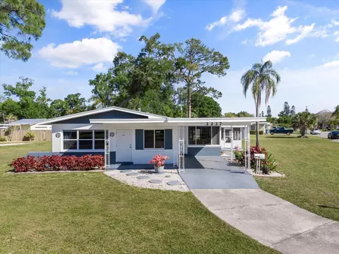 2237 2nd Ave E, Bradenton, FL 34208