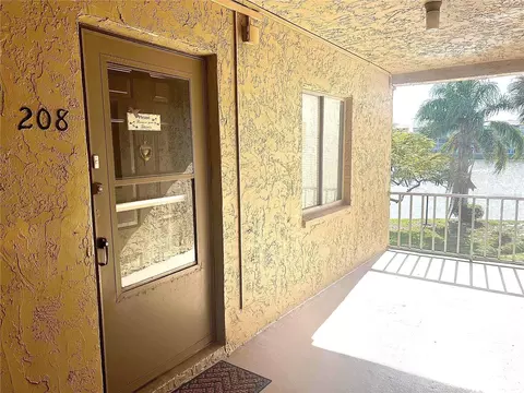 3567 Lake Bayshore Dr #208, Bradenton, FL 34205