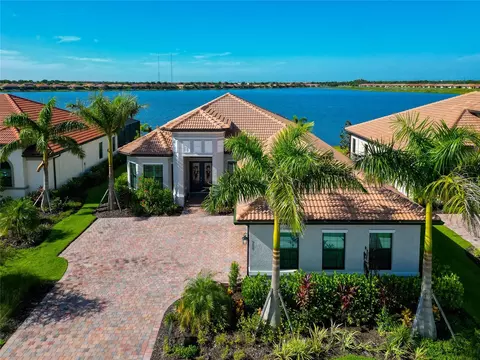 589 Maraviya Blvd, Nokomis, FL 34275