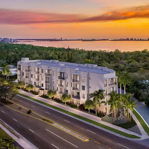 4925 N Tamiami Trl #207, Sarasota, FL 34234