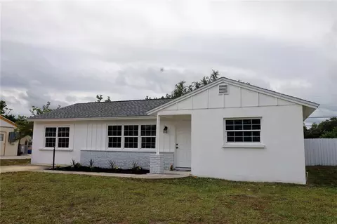 310 Center Rd, Venice, FL 34285