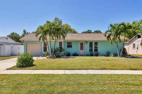 824 Queen Palm Ln, Sarasota, FL 34243