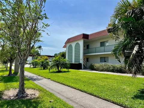 3500 Beneva Rd #305, Sarasota, FL 34232