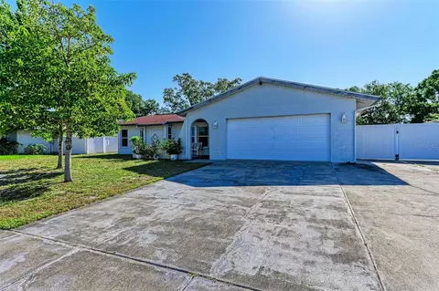 7325 Connecticut Ave, Sarasota, FL 34243