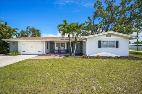 3069 Gulf Gate Dr, Sarasota, FL 34231