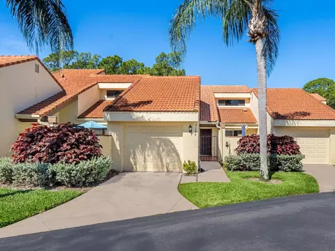 5290 Huntingwood Ct #61, Sarasota, FL 34235