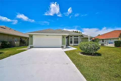 5813 Carriage Dr, Sarasota, FL 34243