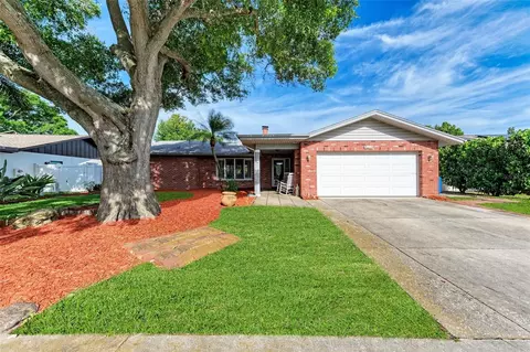 2418 Timbercrest Cir E, Clearwater, FL 33763