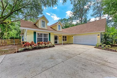 907 137th St E, Bradenton, FL 34212