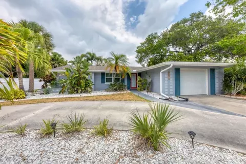 3051 Gulf Gate Dr, Sarasota, FL 34231