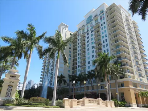 800 N Tamiami Trl #1003, Sarasota, FL 34236
