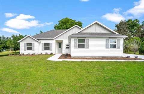 3938 Oak Pointe Dr, Lady Lake, FL 32159