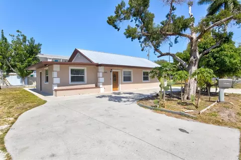1801 38th Ave W #N, Bradenton, FL 34205