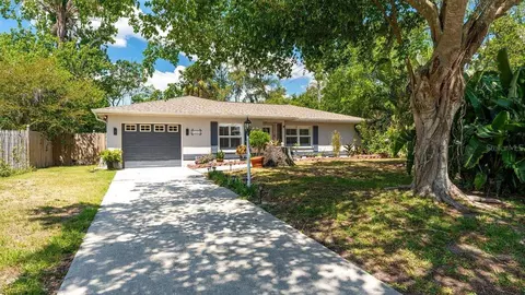 5437 San Jose Dr, Sarasota, FL 34235